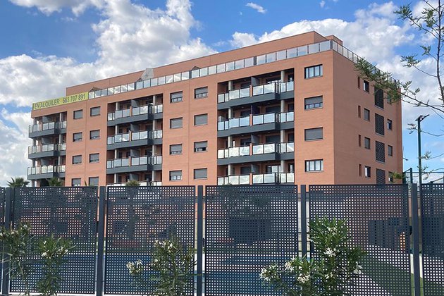 Catella compra dos edificios residenciales en Sevilla y Pamplona por 22 millones de euros