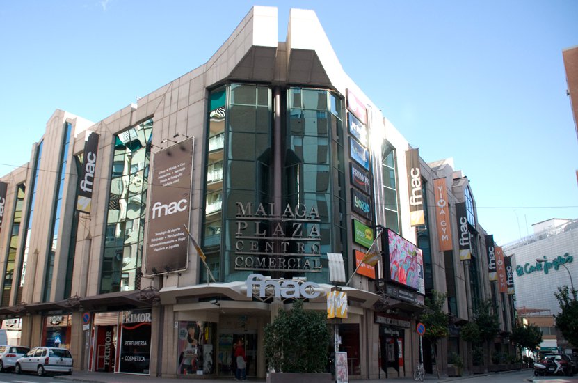 New Winds Group, de la familia Reyzábal, compra el centro comercial Málaga Plaza