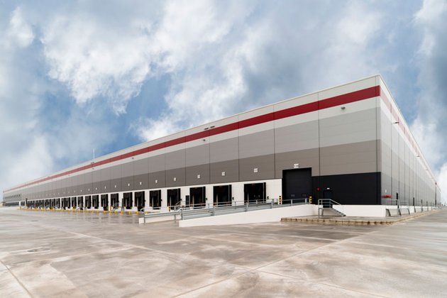 Correos Express alquila una nave logística de 11.000 m² en Illescas