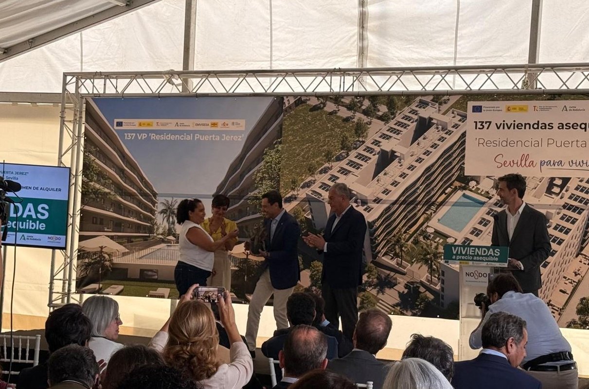 EMVISESA da las llaves de 137 viviendas protegidas en Sevilla