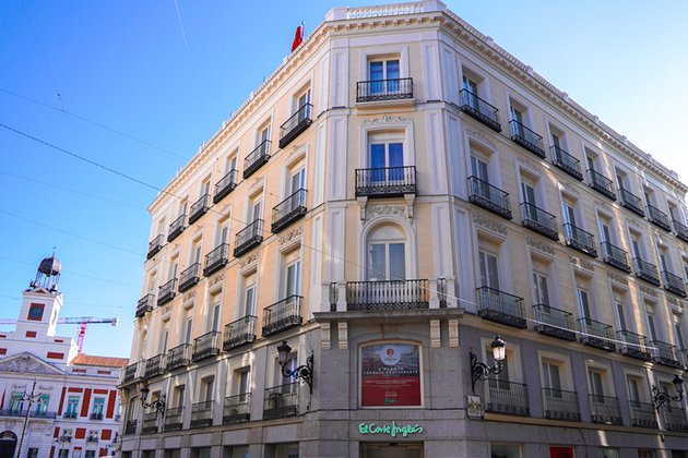 El Corte Inglés pone a la venta dos edificios en Madrid y Barcelona por 400 millones