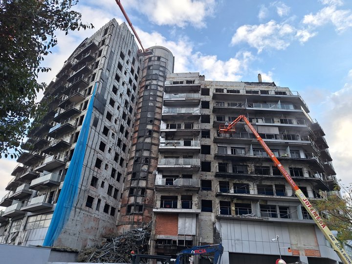 Exterior del edificio incendiado en Campanar (Valencia).