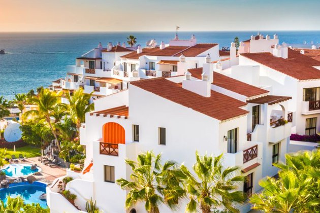 Gandía, Algeciras y Roquetas de Mar, los municipios de costa más rentables