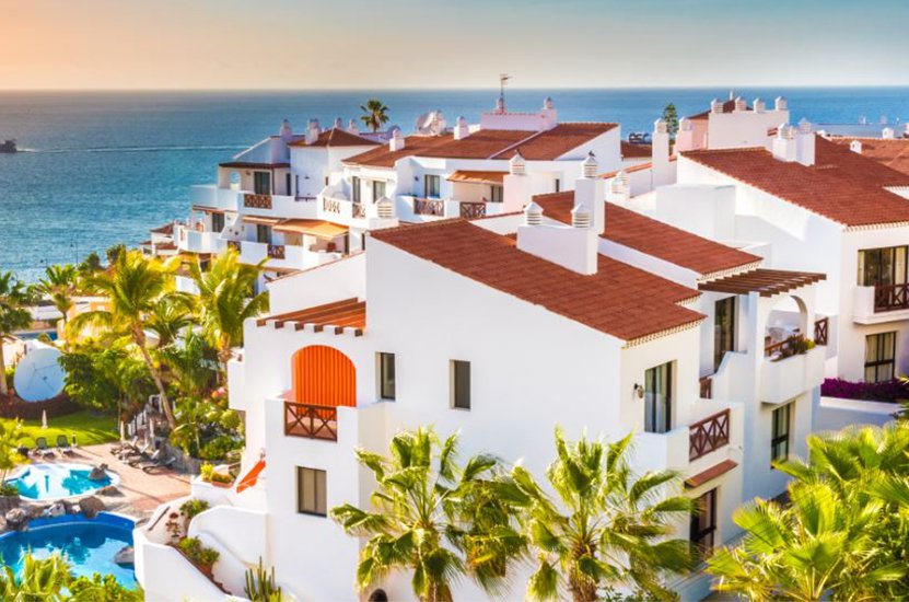 Gandía, Algeciras y Roquetas de Mar, los municipios de costa más rentables