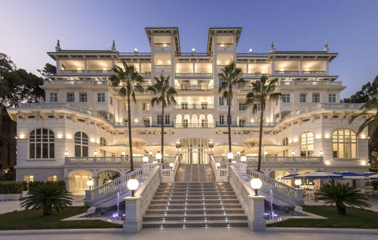 Los hoteles españoles elevan un 7% el precio medio de sus habitaciones