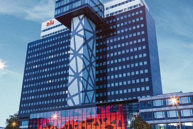 Los dueños de Pryconsa y la familia Riu ponen en venta su hotel de Berlín por 70 millones