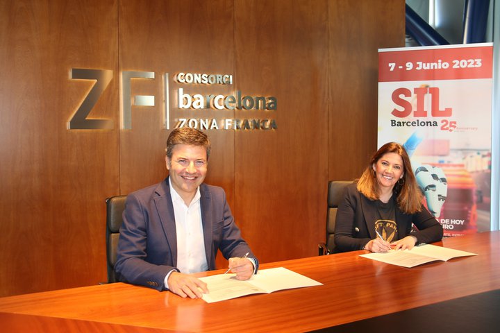 Firma del acuerdo entre SIL y AERCE.