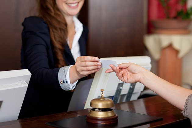 Las pernoctaciones hoteleras caen un 57,9% anual en marzo