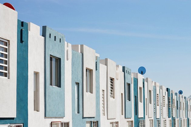 La compraventa de vivienda cae un 15,4% interanual tras dos meses de subidas