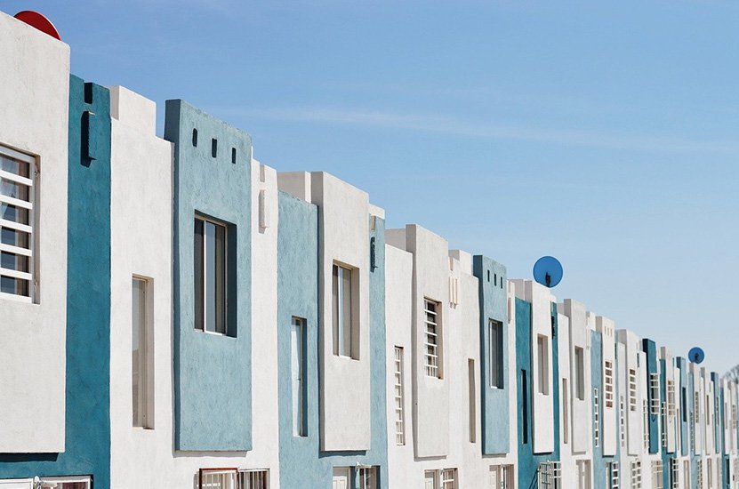 La compraventa de vivienda cae un 15,4% interanual tras dos meses de subidas