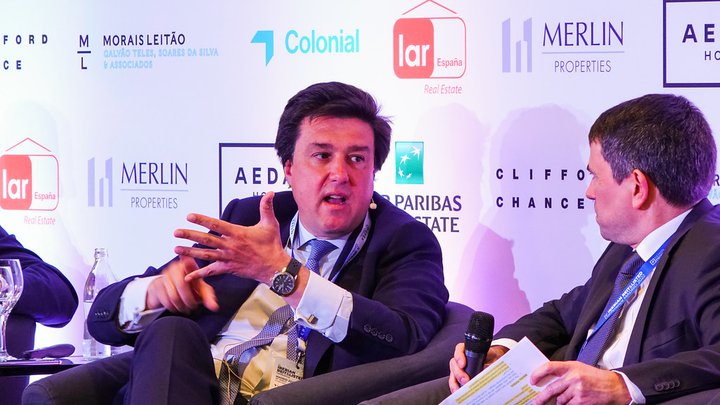 Ismael Clemente, CEO de Merlin Properties, con Antonio Gil, director del Grupo Iberinmo