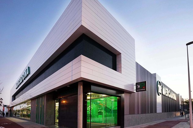 MDSR compra a Mercadona 27 supermercados por más de 100 millones de euros