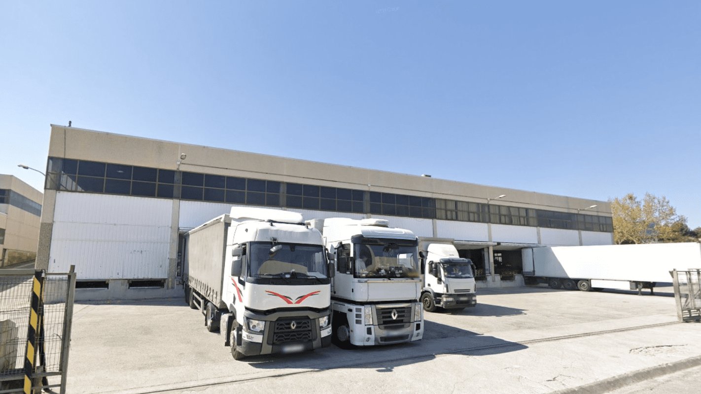 Transportes Cargo alquila una nave logística de 2.310 m2 en Barberà del Vallès
