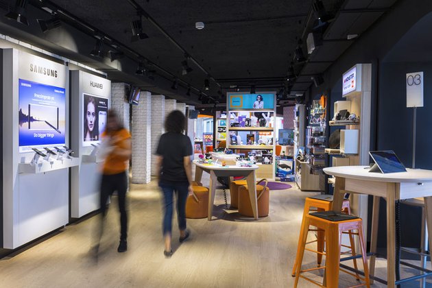 Orange abre en la madrileña Puerta del Sol su tienda más grande en España