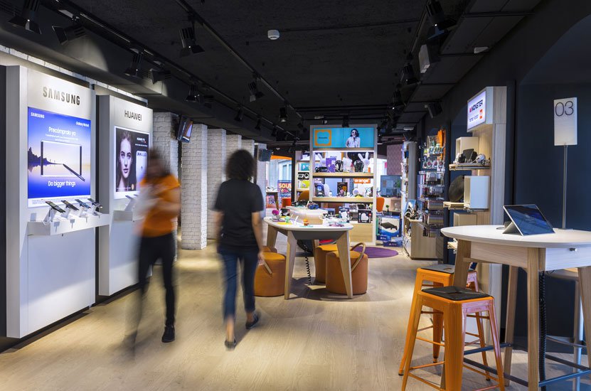 Orange abre en la madrileña Puerta del Sol su tienda más grande en España