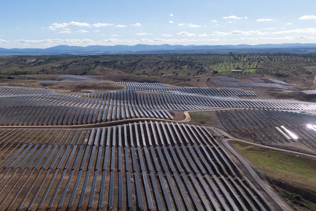 DWS adquiere una cartera de activos solares de X-ELIO en España
