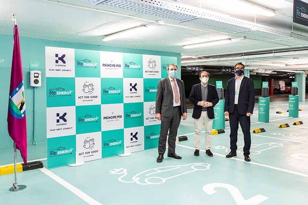 El centro Príncipe Pío estrena la estación de recarga de vehículos eléctricos más grande de Madrid