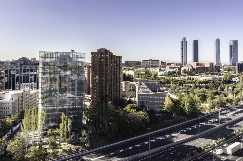 HNA compra a Invesco el edificio de oficinas “Torre Spínola” en Madrid