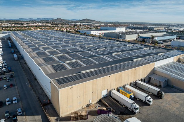 Hines adquiere una plataforma logística de 55.000 m2 en Valencia a Nuveen