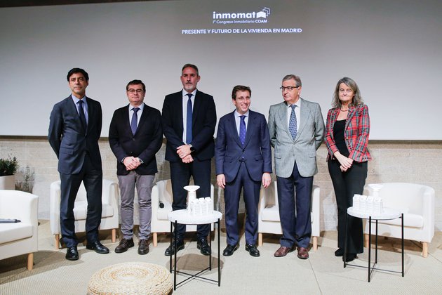 Inmomat: Almeida subraya el papel clave de los arquitectos para el futuro de Madrid