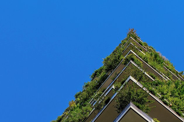 CBRE y Azora se alían en pro de la descarbonización del Real Estate