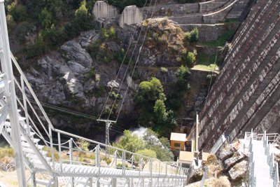 ELEVADORES Ascensor inclinado de ThyssenKrupp en la Presa de Chandreja (Galicia)