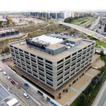 Axiare invierte 180 millones de euros en la compra de cuatro edificios de oficinas y una superficie comercial