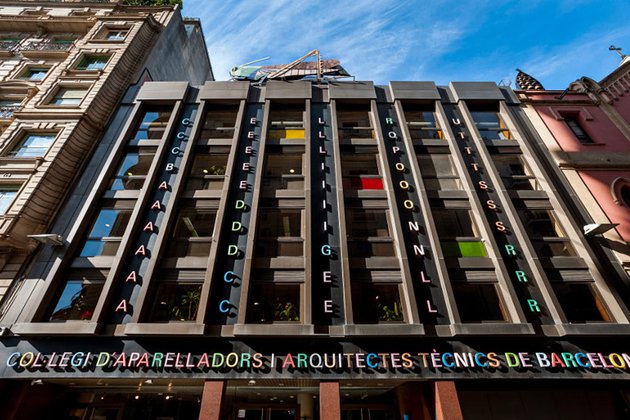 El CAATEEB abre un ciclo de debates sobre la relación entre salud y vivienda