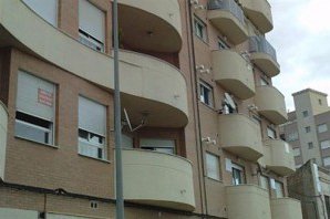 La sobreoferta de viviendas se estanca en 818.000 unidades, según un estudio de CatalunyaCaixa