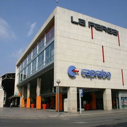 Fondo Sierra y CBRE Retail Property Fund Iberica venden el centro comercial La Farga