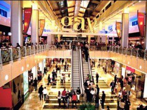 Ligero aumento de los visitantes  a los centros comerciales durante 2011 y bajada de las ventas un 2,8%