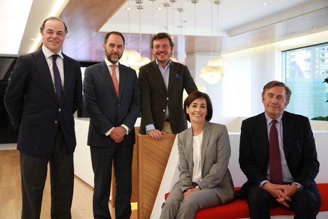 JLL reorganiza su estructura con el cliente como centro del negocio