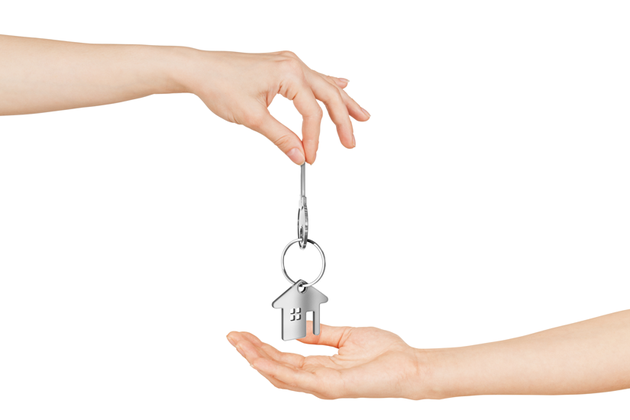 Las compraventas de viviendas en abril descendieron un 38 %