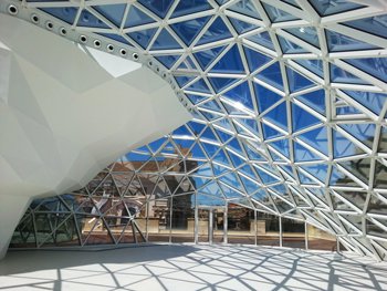 Tvitec gana el premio Isolar por la rehabilitación del palacio-tienda de H&#038;M en Roma