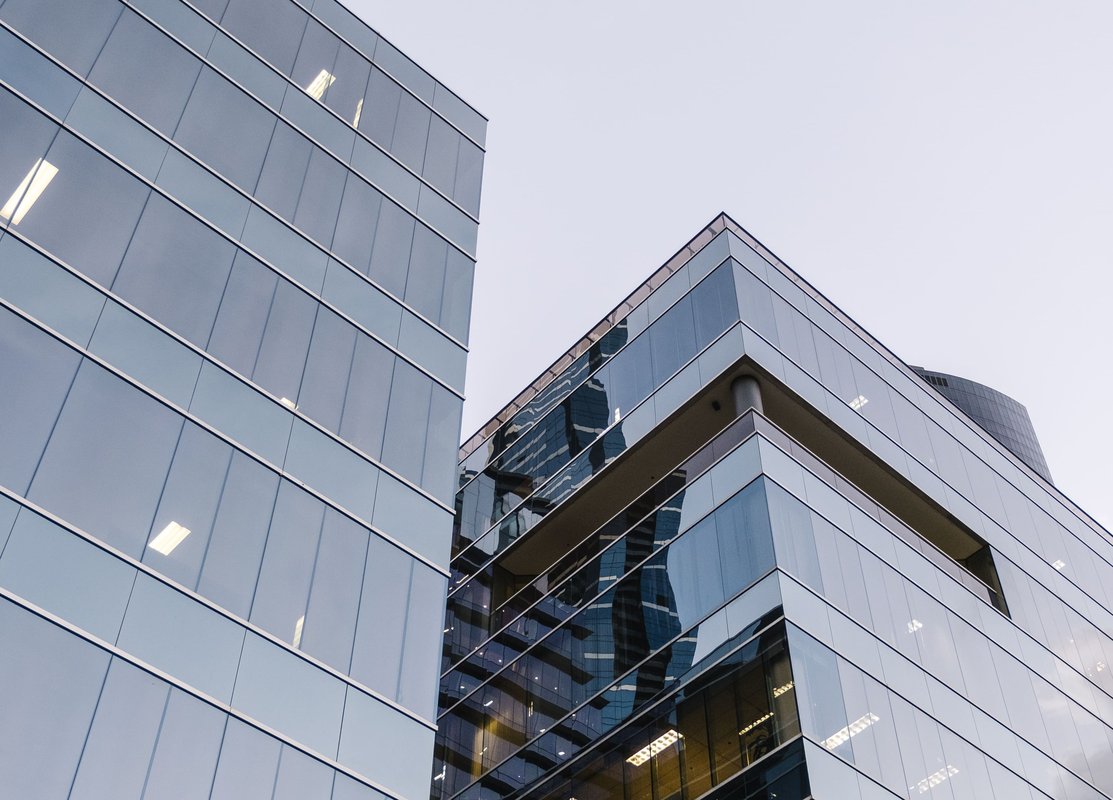 Blackstone y Pluto crean una alianza de 2.360 millones de euros para financiación inmobiliaria