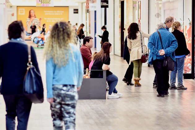 Genesis compra a Harwood el centro comercial Sevilla Factory