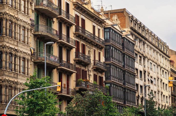 La compraventa de viviendas en Cataluña creció un 14,7% interanual en 2022
