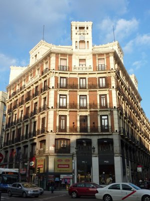 Los inversores Harry Mohinani y Dino Gidwani adquieren el Hotel Asturias de Madrid