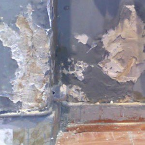 Una vivienda con humedades puede perder hasta un 35% de su valor