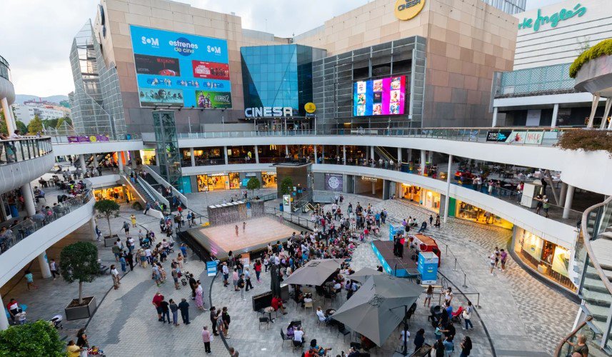 ASG vende sus tres centros comerciales a un empresario valenciano