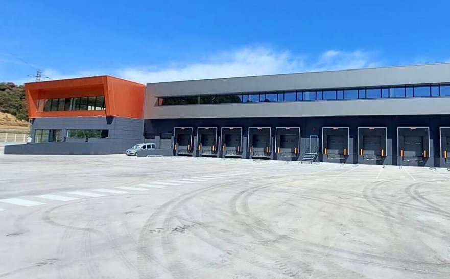 Nuveen compra a Meridia dos activos logísticos en Barcelona