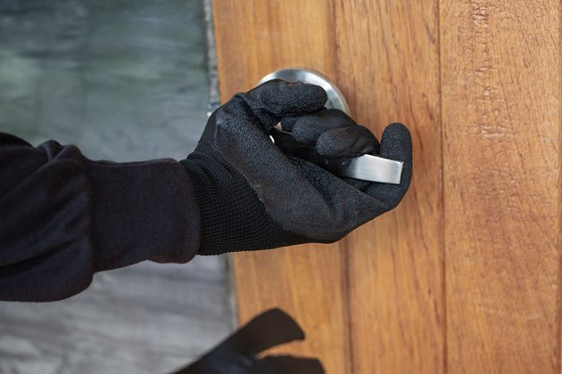 Los API de Cataluña reclaman soluciones urgentes ante el aumento de las ocupaciones ilegales