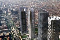 Las rentas y el volumen de contratación de oficinas en Madrid siguen cayendo en el primer trimestre de 2012