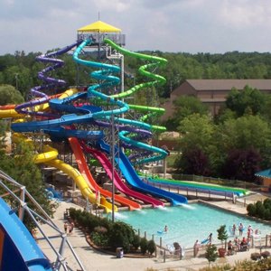 ESTUDIO DE DBK:    Los parques de ocio aumentarán un 2% su facturación en 2014 y recibirán cerca de 33 millones de visitantes