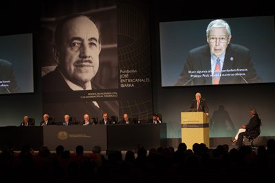 La Fundación José Entrecanales Ibarra premia al ingeniero estadounidense Leslie E. Robertson y a la ONG “Bomberos Unidos Sin Fronteras”