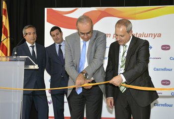 El centro comercial Carrefour Cabrera de Mar inaugura sus instalaciones tras una completa renovación