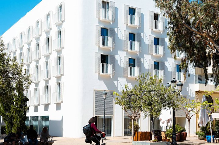 Schroders Capital adquiere The Standard Hotel en Ibiza
