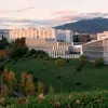 JLL y la Universidad de Navarra se alían por el sector inmobiliario