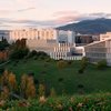 JLL y la Universidad de Navarra se alían por el sector inmobiliario