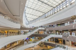 Los centros y parques comerciales aumentan sus ventas un 16,3%